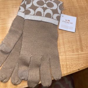 NEW Women Coach Gloves